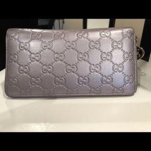 Gucci guccisima leather zip wallet- authentic